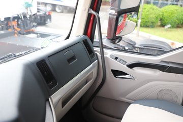������������H5 12.9L LNG 500���� 6X4 ��ʿ��12�� ǣ����ͼƬ