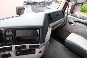 ������������H5 12.9L LNG 500���� 6X4 ��ʿ��12�� ǣ����ͼƬ