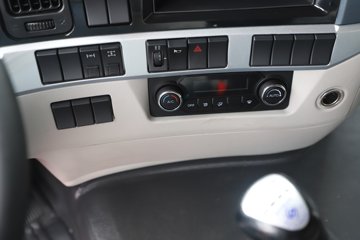 ������������H5 12.9L LNG 500���� 6X4 ��ʿ��12�� ǣ����ͼƬ