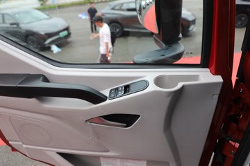 ������������H5 12.9L LNG 500���� 6X4 ��ʿ��12�� ǣ����ͼƬ