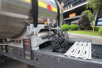 ������������H5 12.9L LNG 500���� 6X4 ��ʿ��12�� ǣ����ͼƬ