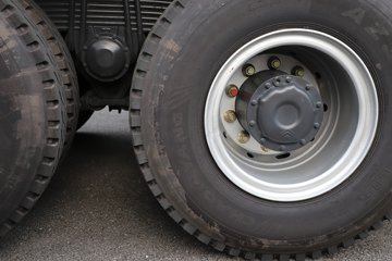 ������������HK 12.9L���� 600���� 8X4 ��ʿ��13�� 7.6����ж��ͼƬ