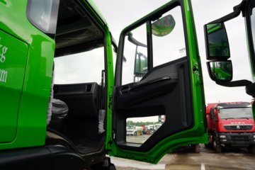 ��������HOWO TX7 PRO ����� 12.4L���� 540���� 8X4 �й�����12�� 8.5���Ű���ж��ͼƬ
