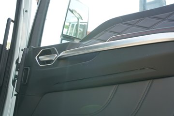 �����ǵ¿�SITRAK G5L 7.4L���� 330���� 4X2 �й�����10�� AMT�Զ��� 6.8�������ػ���ͼƬ