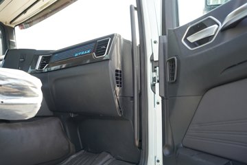 �����ǵ¿�SITRAK G5L 7.4L���� 330���� 4X2 �й�����10�� AMT�Զ��� 6.8�������ػ���ͼƬ