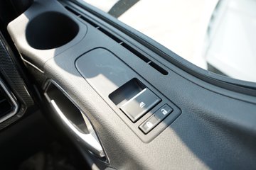 �����ǵ¿�SITRAK G5L 7.4L���� 330���� 4X2 �й�����10�� AMT�Զ��� 6.8�������ػ���ͼƬ