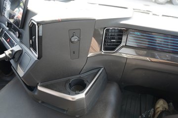 �����ǵ¿�SITRAK G5L 7.4L���� 330���� 4X2 �й�����10�� AMT�Զ��� 6.8�������ػ���ͼƬ
