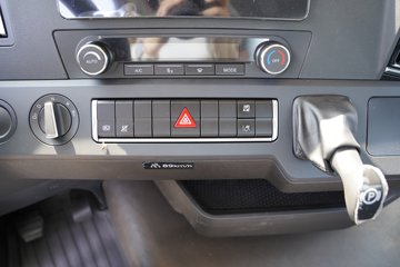 �����ǵ¿�SITRAK G5L 7.4L���� 330���� 4X2 �й�����10�� AMT�Զ��� 6.8�������ػ���ͼƬ