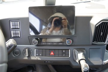 �����ǵ¿�SITRAK G5L 7.4L���� 330���� 4X2 �й�����10�� AMT�Զ��� 6.8�������ػ���ͼƬ