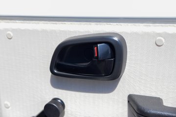 ������Խ��D3 ������ 1.6L���� 122���� ����5�� 2.71��˫������΢��ͼƬ