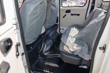 ������Խ��D3 ������ 1.6L���� 122���� ����5�� 2.71��˫������΢��ͼƬ