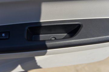 ������Խ��D3 ������ 1.6L���� 122���� ����5�� 2.71��˫������΢��ͼƬ