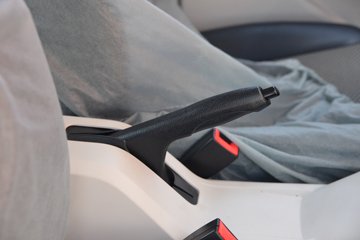 ������Խ��D3 ������ 1.6L���� 122���� ����5�� 2.71��˫������΢��ͼƬ