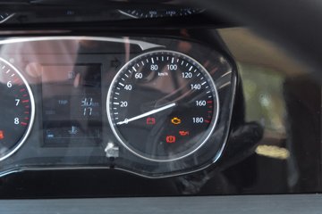 ������Խ��D3 ������ 1.6L���� 122���� ����5�� 2.71��˫������΢��ͼƬ