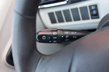������Խ��D3 ������ 1.6L���� 122���� ����5�� 2.71��˫������΢��ͼƬ