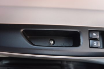 ������Խ��D3 ������ 1.6L���� 122���� ����5�� 2.71��˫������΢��ͼƬ