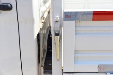 ������Խ��D3 ������ 1.6L���� 122���� ����5�� 2.71��˫������΢��ͼƬ