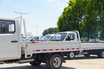 ������Խ��D3 ������ 1.6L���� 122���� ����5�� 2.71��˫������΢��ͼƬ