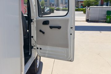 ������Խ��D1 ������ 1.6L���� 122���� 2.585��˫����ʽ΢��ͼƬ