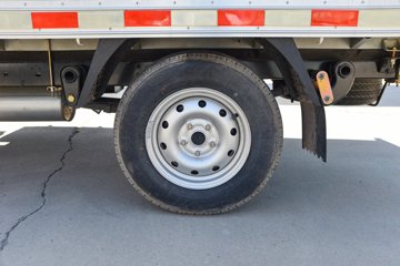 ������Խ��D1 ������ 1.6L���� 122���� 2.585��˫����ʽ΢��ͼƬ
