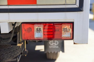 ������Խ��D1 ������ 1.6L���� 122���� 2.585��˫����ʽ΢��ͼƬ