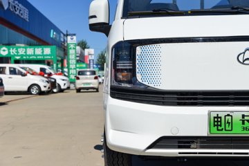 ������Խ ����EV �콢�� Һɲ 3.795�׵��Ŵ��綯����΢�� ����ʱ��70.59kWhͼƬ