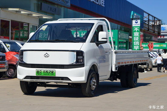 ������Խ ����EV �콢�� Һɲ 3.795�׵��Ŵ��綯����΢�� ����ʱ��70.59kWh