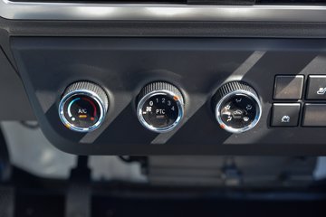 ������Խ ����EV �콢�� Һɲ 3.795�׵��Ŵ��綯����΢�� ����ʱ��70.59kWhͼƬ