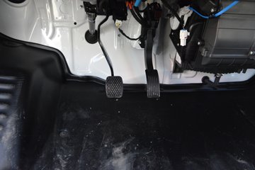 ������Խ ����EV �콢�� Һɲ 3.795�׵��Ŵ��綯����΢�� ����ʱ��70.59kWhͼƬ