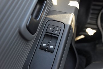 ������Խ ����EV �콢�� Һɲ 3.795�׵��Ŵ��綯����΢�� ����ʱ��70.59kWhͼƬ