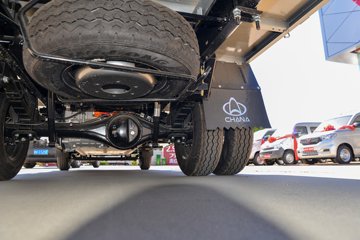 ������Խ ����EV �콢�� Һɲ 3.795�׵��Ŵ��綯����΢�� ����ʱ��70.59kWhͼƬ