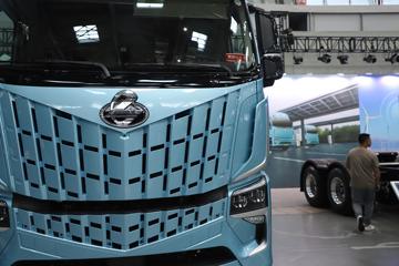 ������������HK 14.5L LNG 580���� 6X4 ����12�� AMT�Զ��� 440���� ǣ����ͼƬ