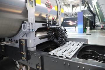 ������������HK 14.5L LNG 580���� 6X4 ����12�� AMT�Զ��� 440���� ǣ����ͼƬ