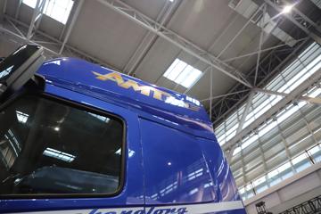 ������������H5V ������ 7L���� 380���� 4X2 ��ʿ��9�� AMT�Զ��� 9.7����ʽ�ػ���ͼƬ