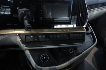 ������������H5V ������ 7L���� 380���� 4X2 ��ʿ��9�� AMT�Զ��� 9.7����ʽ�ػ���ͼƬ