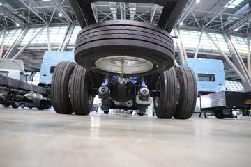 ������������H5V ������ 7L���� 380���� 4X2 ��ʿ��9�� AMT�Զ��� 9.7����ʽ�ػ���ͼƬ