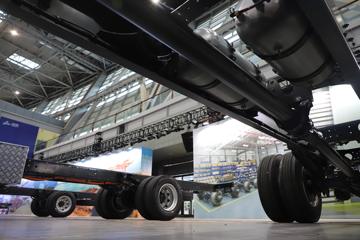 ������������H5V ������ 7L���� 380���� 4X2 ��ʿ��9�� AMT�Զ��� 9.7����ʽ�ػ���ͼƬ