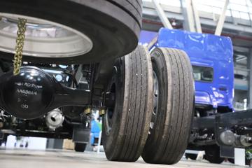 ������������H5 7.7L LNG 320���� 4X2 ��ʿ��8�� 9.7����ʽ�ػ���ͼƬ