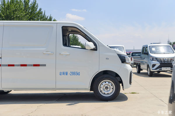 只要心动,立降0.05万!喀什地区睿行EM80系列优惠就在你身边