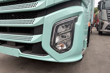 ���J6V Pro ��Ӣ�� 7.8L���� 320���� 4X2 һ�����8�� 9.6����ʽ�ػ���ͼƬ