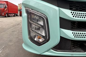 ���J6V Pro ��Ӣ�� 7.8L���� 320���� 4X2 һ�����8�� 9.6����ʽ�ػ���ͼƬ