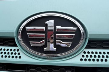 ���J6V Pro ��Ӣ�� 7.8L���� 320���� 4X2 һ�����8�� 9.6����ʽ�ػ���ͼƬ