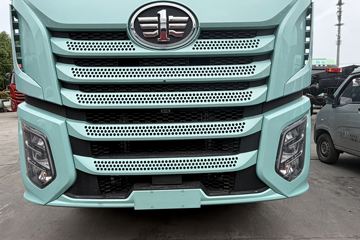 ���J6V Pro ��Ӣ�� 7.8L���� 320���� 4X2 һ�����8�� 9.6����ʽ�ػ���ͼƬ