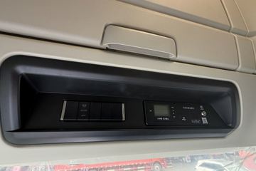 ���J6V Pro ��Ӣ�� 7.8L���� 320���� 4X2 һ�����8�� 9.6����ʽ�ػ���ͼƬ