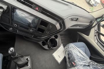 ���J6V Pro ��Ӣ�� 7.8L���� 320���� 4X2 һ�����8�� 9.6����ʽ�ػ���ͼƬ