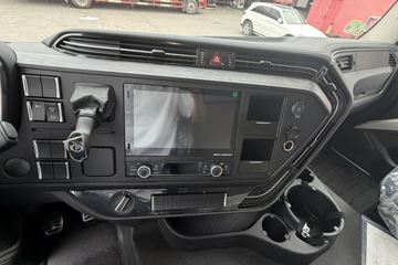 ���J6V Pro ��Ӣ�� 7.8L���� 320���� 4X2 һ�����8�� 9.6����ʽ�ػ���ͼƬ
