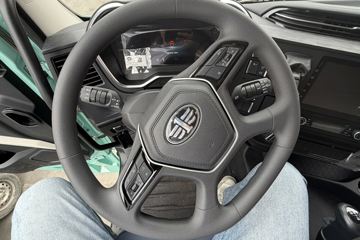 ���J6V Pro ��Ӣ�� 7.8L���� 320���� 4X2 һ�����8�� 9.6����ʽ�ػ���ͼƬ