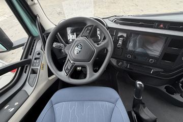 ���J6V Pro ��Ӣ�� 7.8L���� 320���� 4X2 һ�����8�� 9.6����ʽ�ػ���ͼƬ