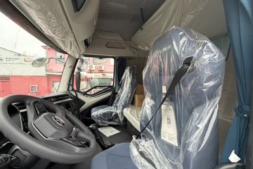���J6V Pro ��Ӣ�� 7.8L���� 320���� 4X2 һ�����8�� 9.6����ʽ�ػ���ͼƬ