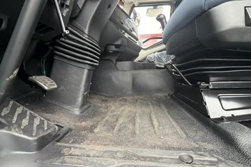 ���J6V Pro ��Ӣ�� 7.8L���� 320���� 4X2 һ�����8�� 9.6����ʽ�ػ���ͼƬ